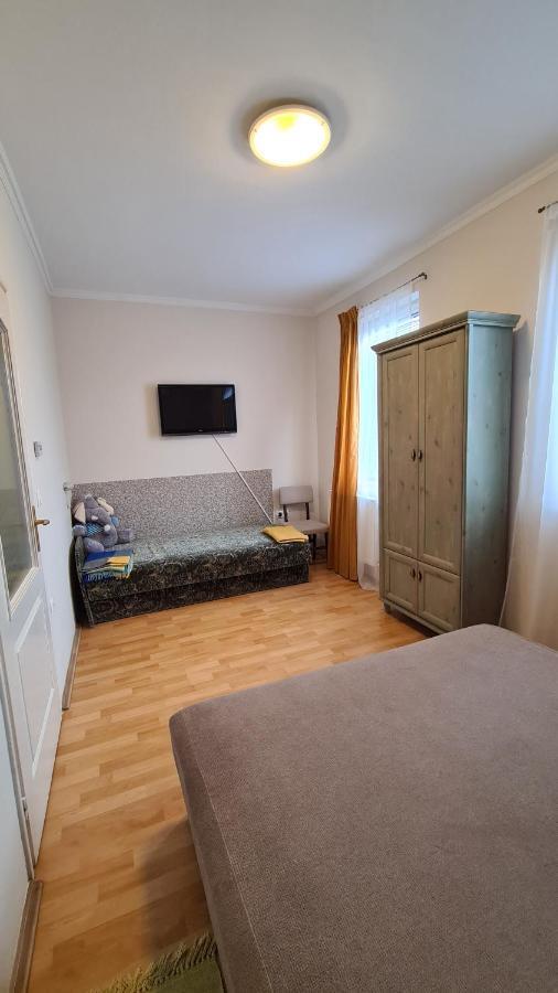 Gabi Apartman Hajduszoboszlo Bagian luar foto