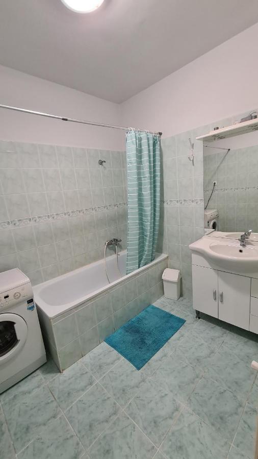 Gabi Apartman Hajduszoboszlo Bagian luar foto
